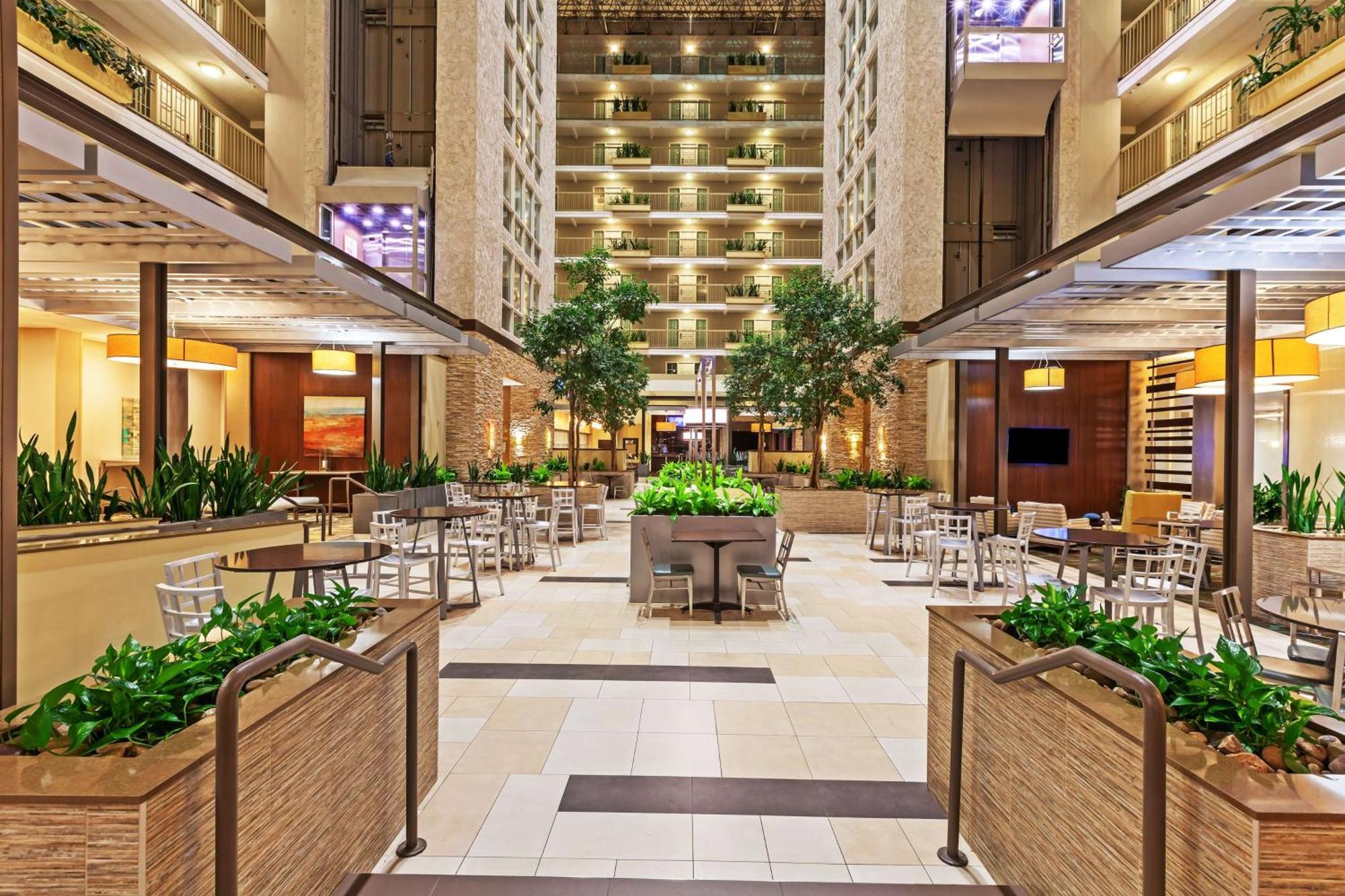Embassy Suites By Hilton Dallas Market Center Kültér fotó